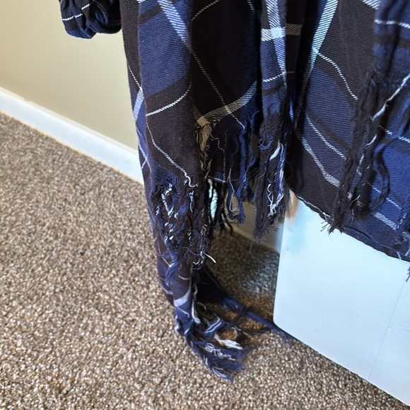 A Long and Embellished Plaid Shirt - Picture 3 of 5